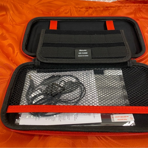 NINTENDO SWITCH CASE WITH SCEEN PROTECTORS AND EAR BUD - Picture 7 of 7